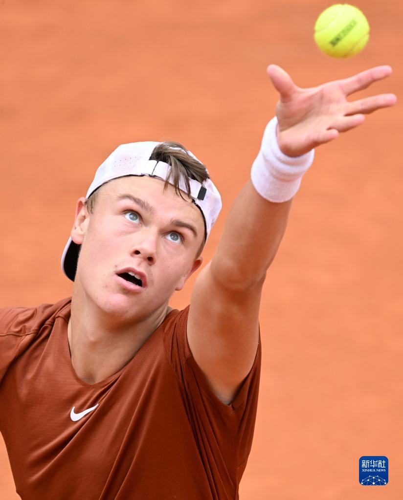 他很可能成 他很可能成