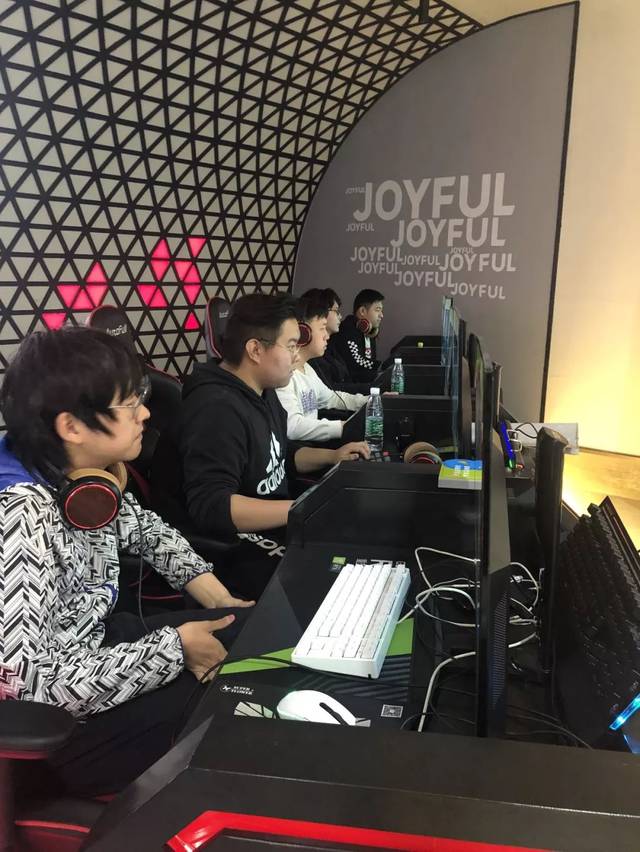 劲的年轻球 劲的年轻球