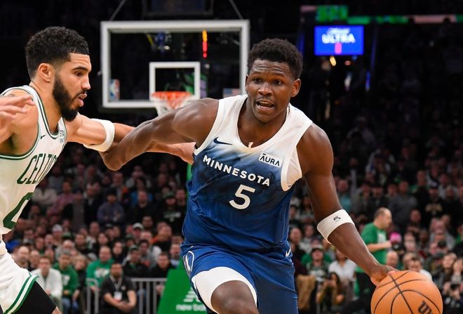 土媒：费内巴切依然对曼联后卫林德洛夫感兴趣